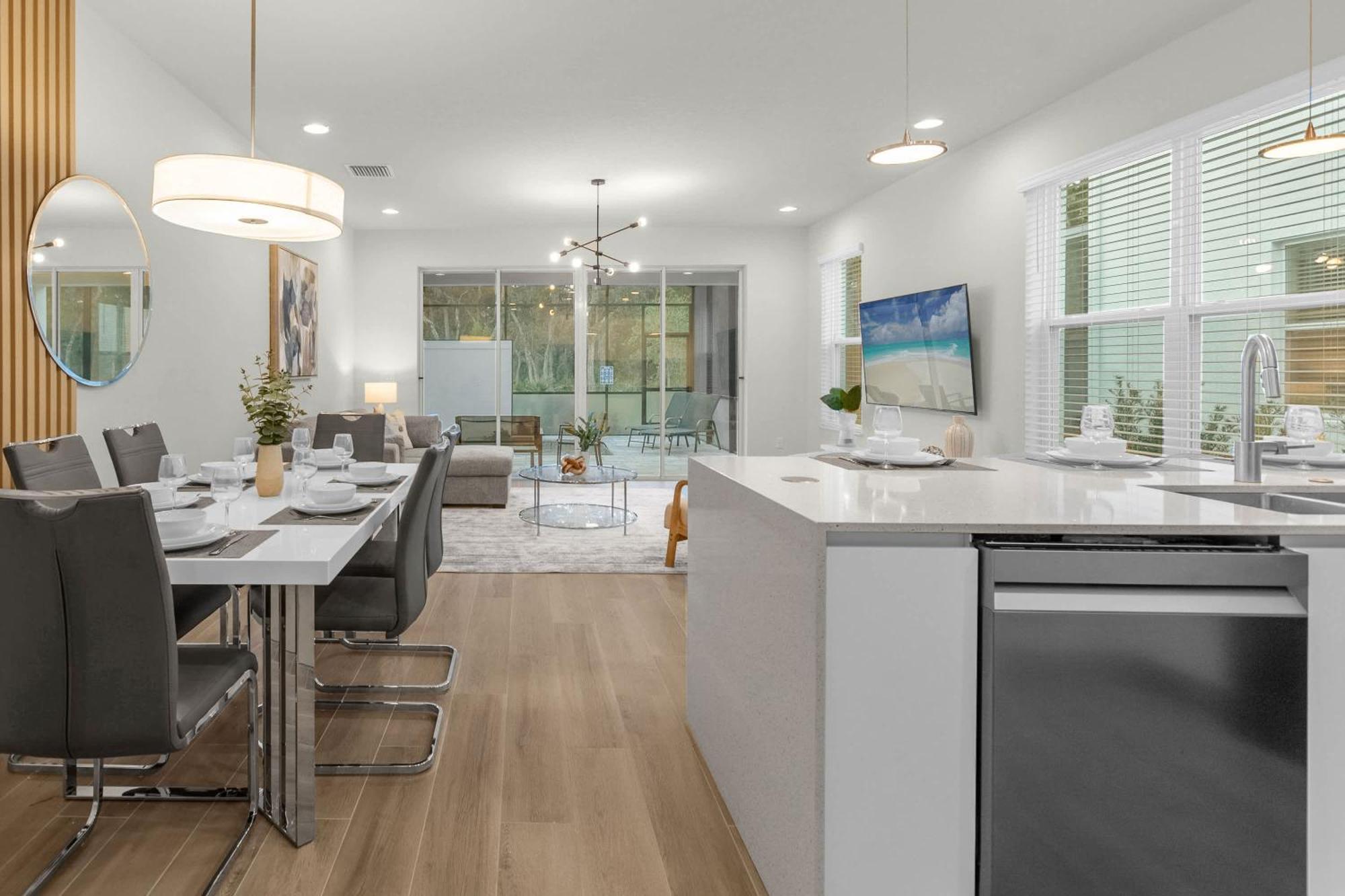 Upstay - Modern Family Townhome With Pool Holiday home